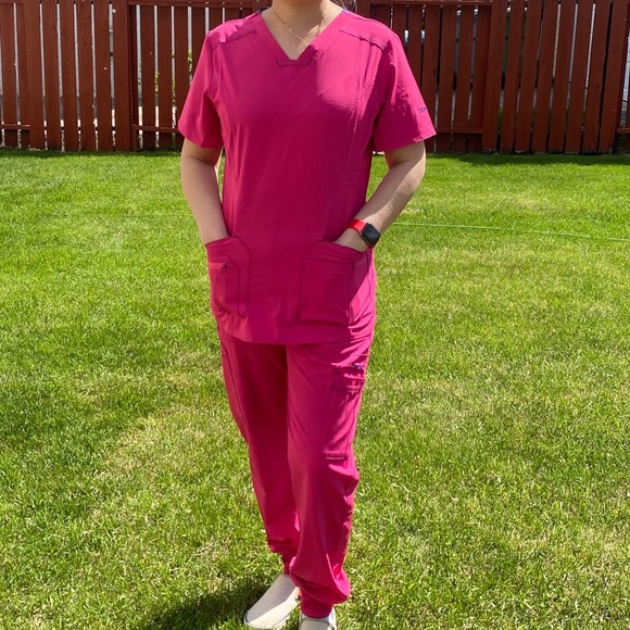 Scrub sets - Picture 2 of 2